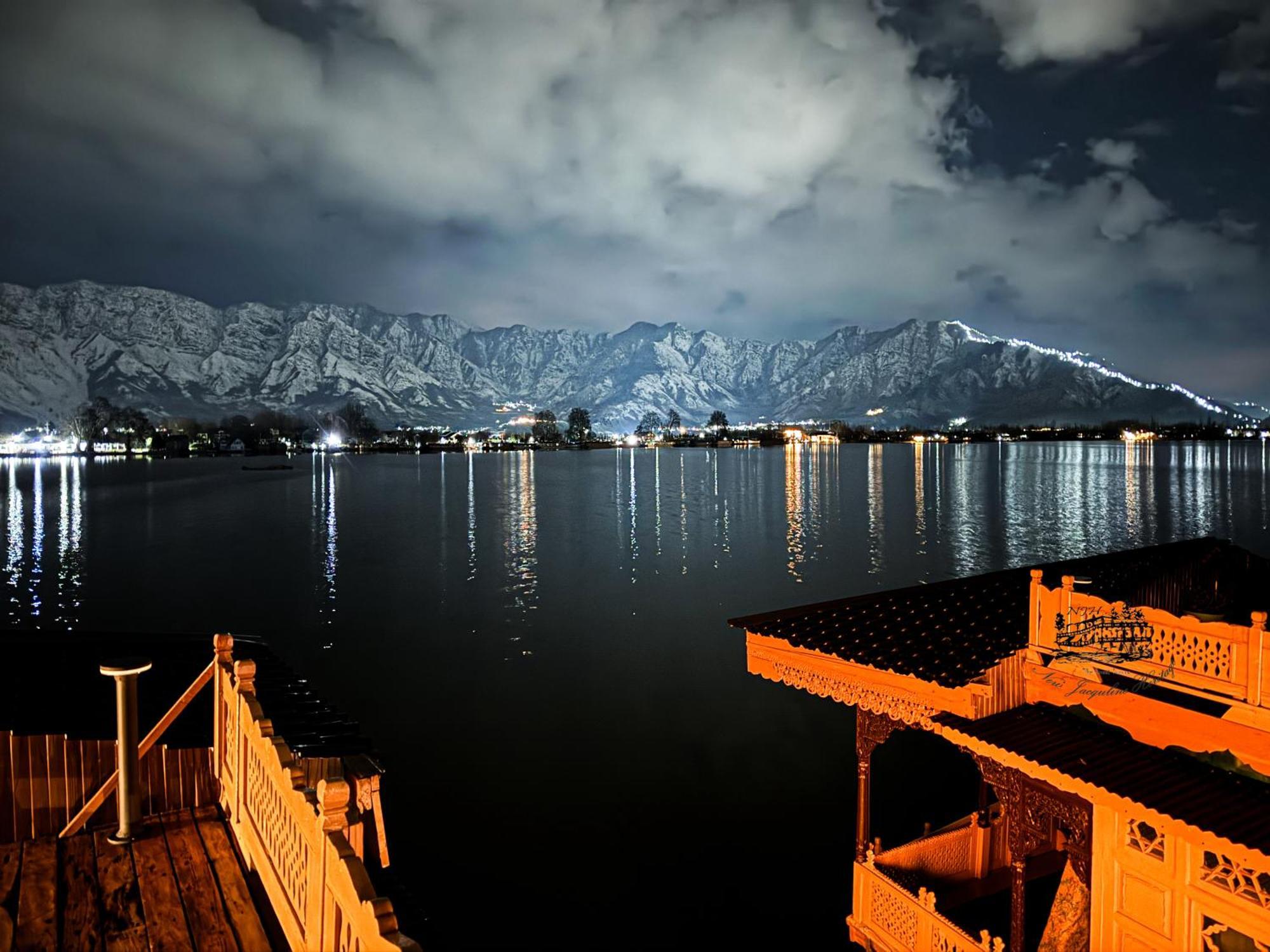 New Jacquline Heritage Houseboats Srīnagar Exteriér fotografie