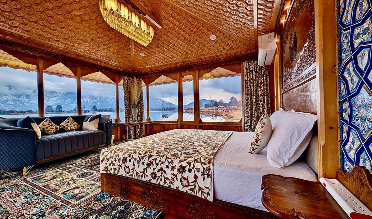 New Jacquline Heritage Houseboats Srīnagar Exteriér fotografie