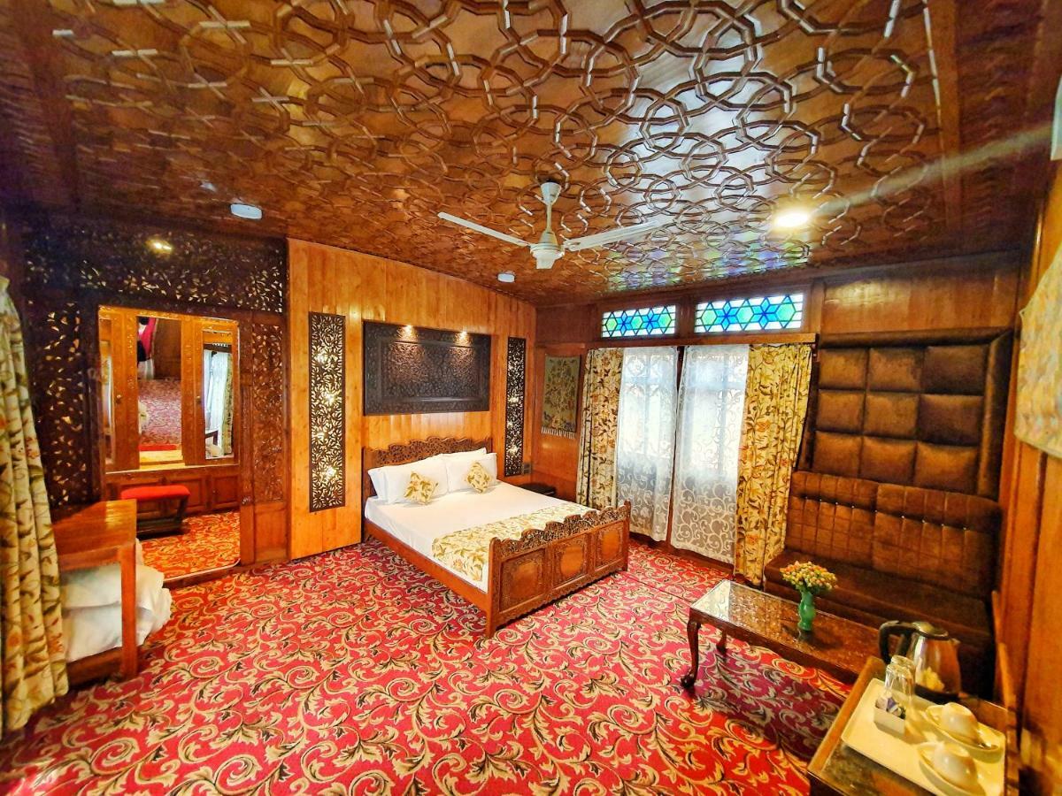 New Jacquline Heritage Houseboats Srīnagar Exteriér fotografie